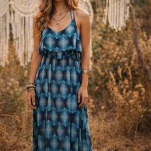 SOCIALITE Maxi Dress Size L Boho Geometric Chevron Tiered Ruffle Strappy Back